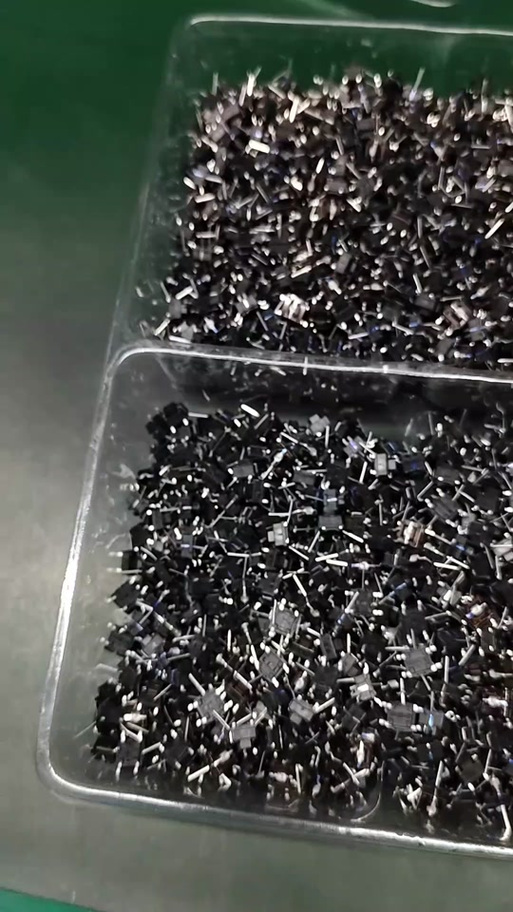 睿名:#电子产品 #专业生产厂家 无人机控制器方向开关#源头工厂